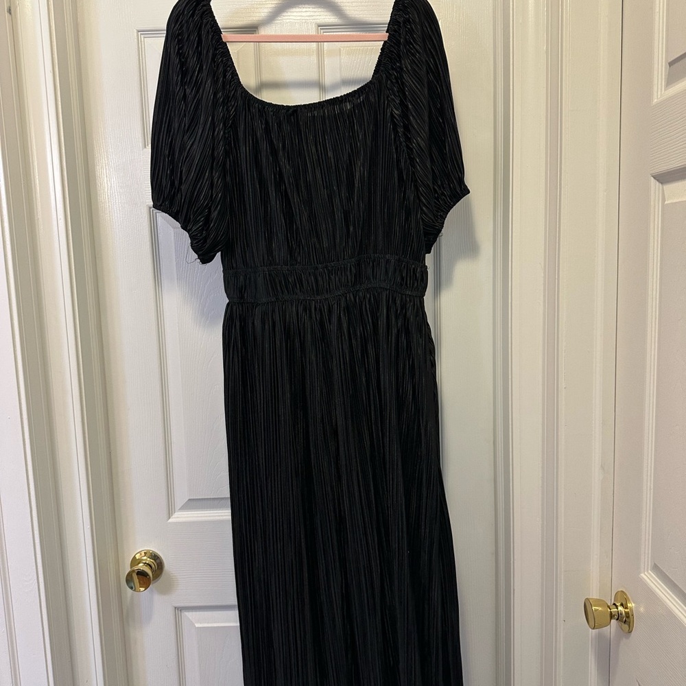 ARULA Black Puff Sleeve Maxi Dress